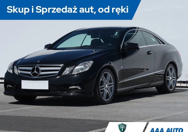 Mercedes-Benz Klasa E cena 53000 przebieg: 229903, rok produkcji 2011 z Poddębice małe 379